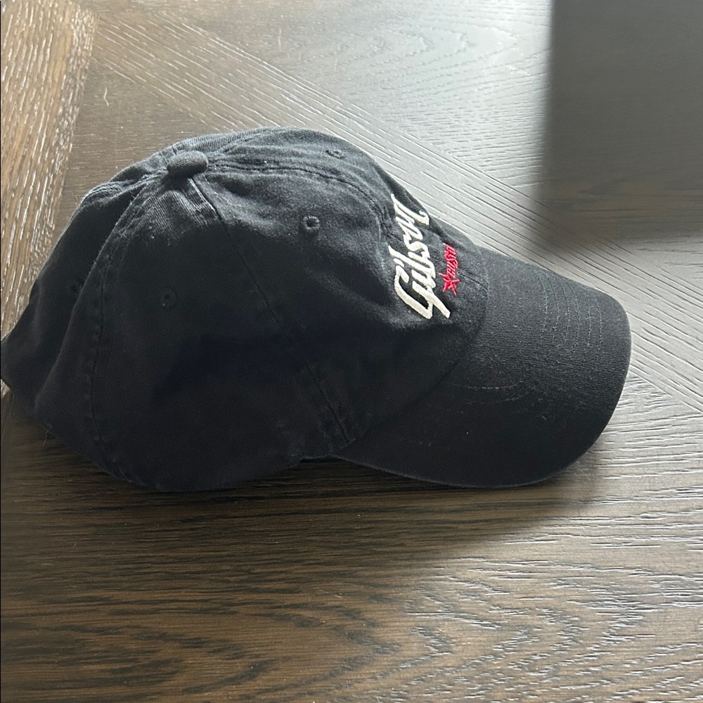 Gibson VINTAGE Custom Cap ADJUSTABLE
UNISEX - Picture 2 of 4